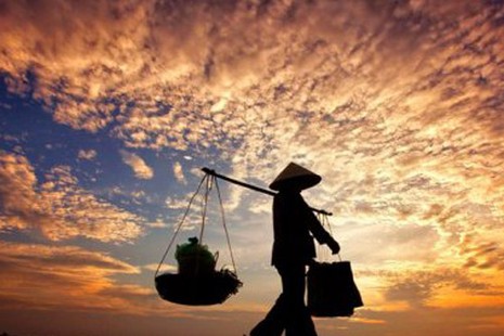 Dáng mẹ - Ảnh minh họa